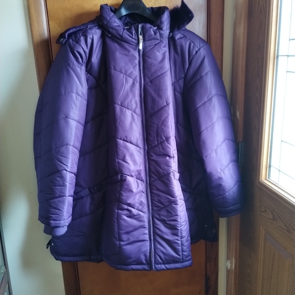 Catherine's winter coat. New without tags. Size 5x - Picture 2 of 2